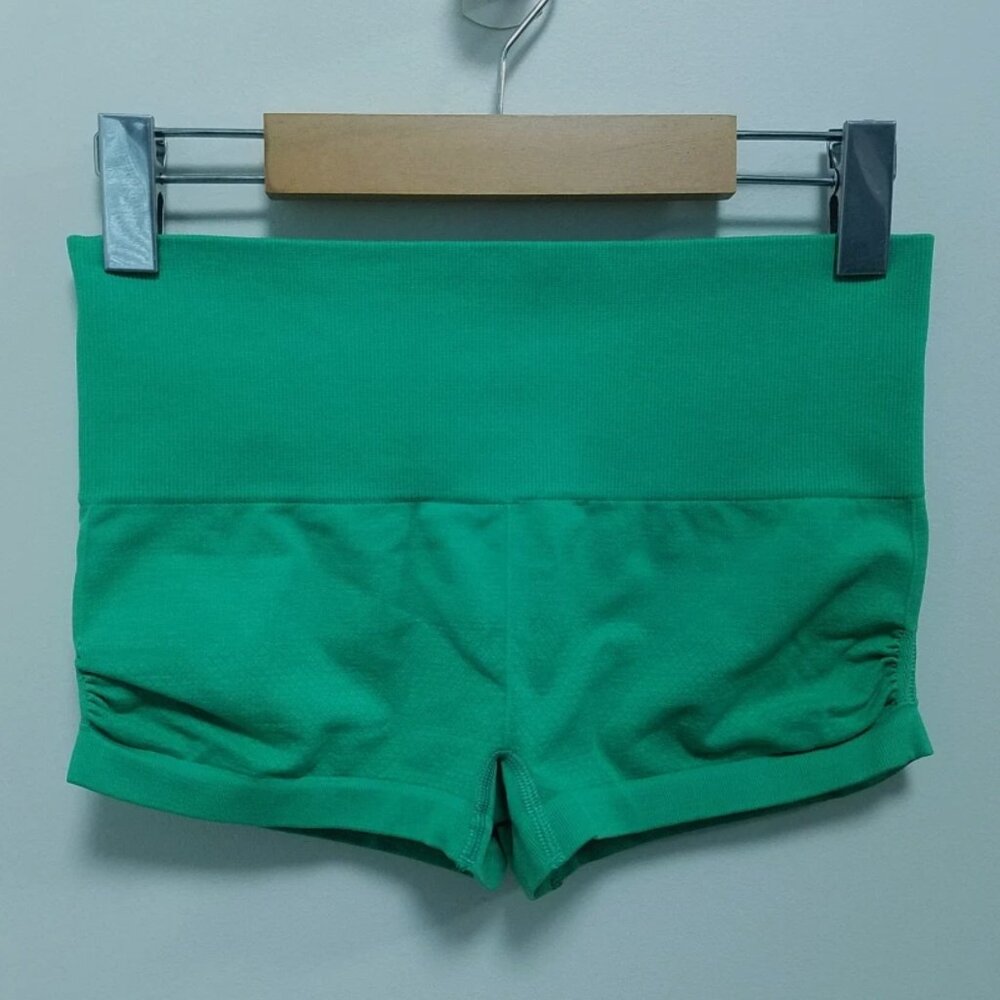 Lululemon In The Flow Short 6 Small Woman's Heathered Green Shorts Short Bean